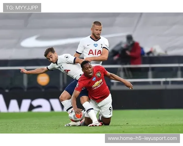 托特纳姆热刺门将神扑救险，成功守住三分，托特纳姆 热刺