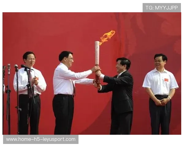 奥运火炬激发运动员奋勇拼搏，奥运火炬 传递