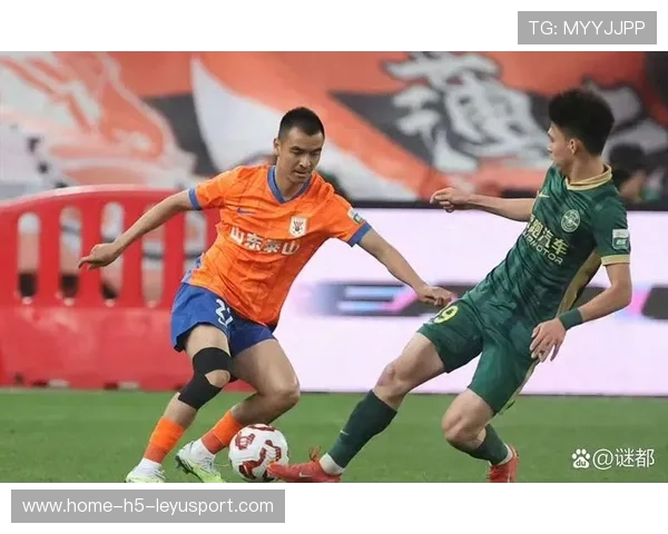 裁判录像回放引发热议,技术介入成争议点,裁判比赛视频 裁判录像回放引发热议,技术介入成争议点,裁判比赛视频