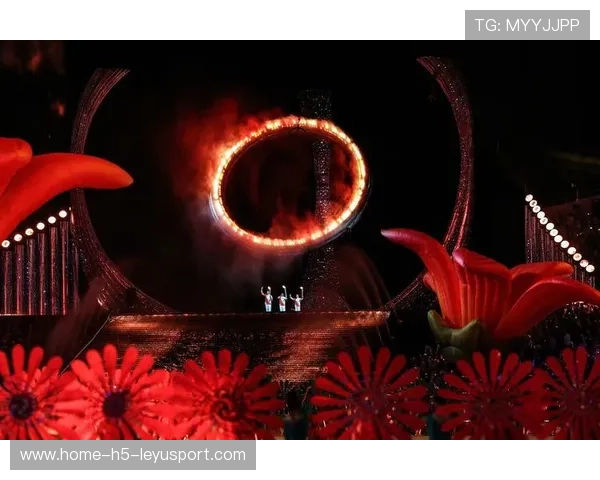 火炬点亮奥林匹克圣火台,奥林匹克圣火点燃 火炬点亮奥林匹克圣火台,奥林匹克圣火点燃